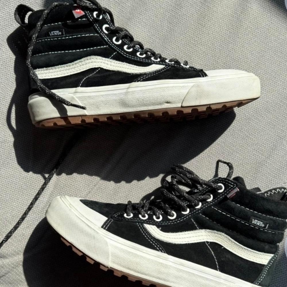 Vans Black and White Suede High-Top Shoes W/10